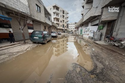 الأمطار تتسبب بأضرار كبيرة في شبكة طرق الدانا بإدلب