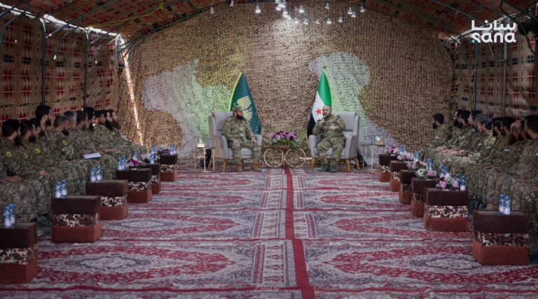 وزير الدفاع يجري جولة في لواء المدرعات بالجيش العربي السوري