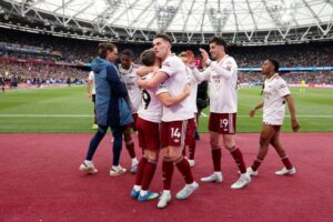 ماذا يحتاج آرسنال للتتويج بلقب الدوري الإنكليزي؟