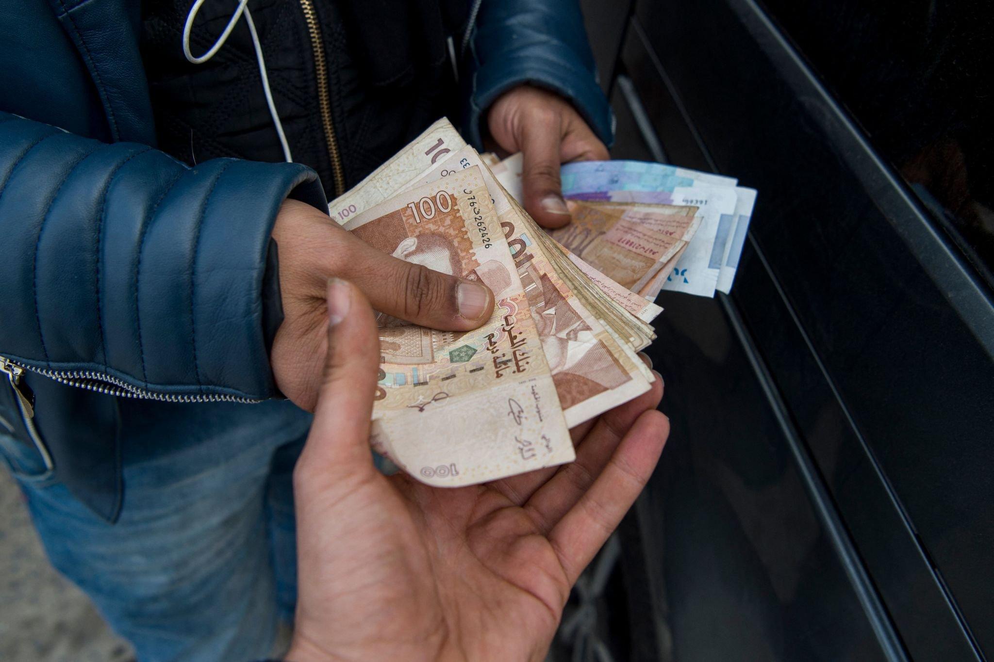 “حرب” بنك المغرب على “الكاش”.. خطة شاملة لإنهاء هيمنة النقد وبناء منظومة أداء رقمية